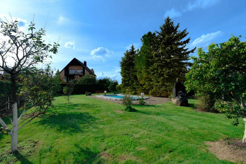 Parduodamas namas S. Nėries g., Mažeikių m., Mažeikių r. sav., 364.06 m2 ploto, 2 aukštai 8