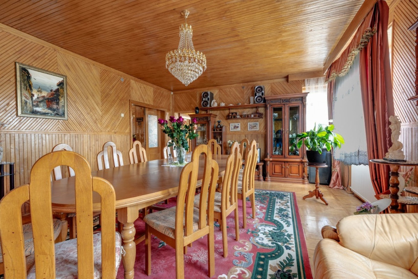Parduodamas namas S. Nėries g., Mažeikių m., Mažeikių r. sav., 364.06 m2 ploto, 2 aukštai 11