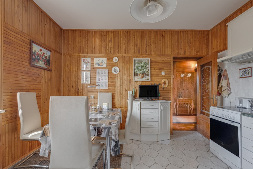 Parduodamas namas S. Nėries g., Mažeikių m., Mažeikių r. sav., 364.06 m2 ploto, 2 aukštai 15