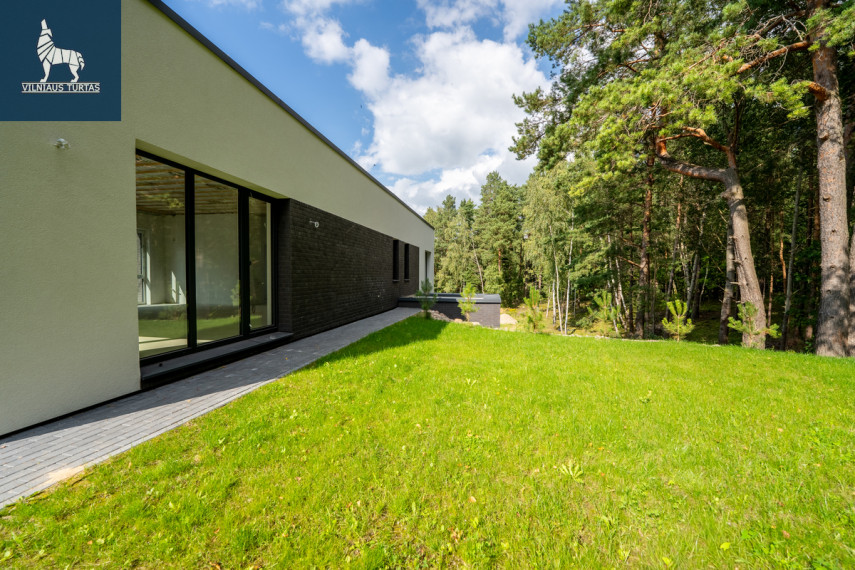 Parduodamas namas Jazminų g., Bajorų k., Vilniaus r. sav., 181 m2 ploto, 1 aukštai 15