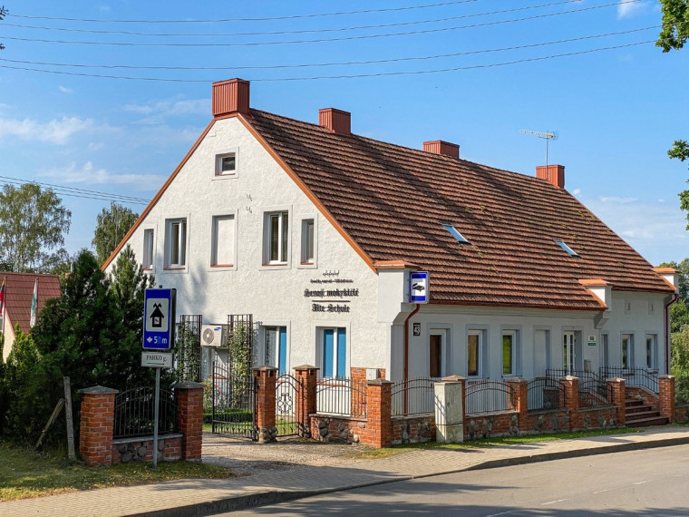 Parduodamas namas Nemuno g., Smalininkų m., Jurbarko r. sav., 682.88 m2 ploto, 1 aukštai 2