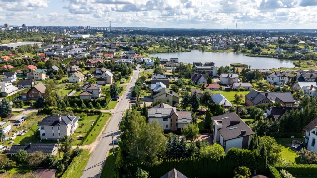 Parduodamas namas Alyvų g., Gineitiškių k., Vilniaus r. sav., 323 m2 ploto, 3 aukštai 20