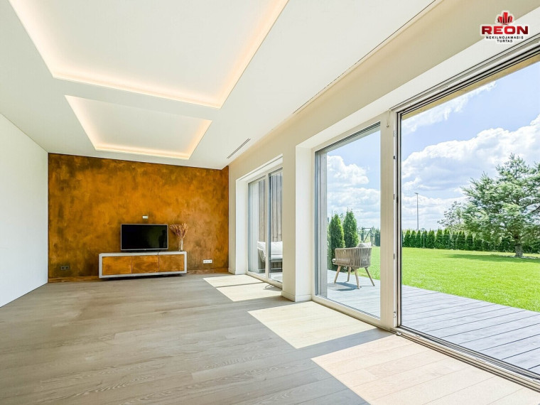Parduodamas namas Trakų Vokės k., Vilniaus m. sav., 172 m2 ploto, 2 aukštai 2