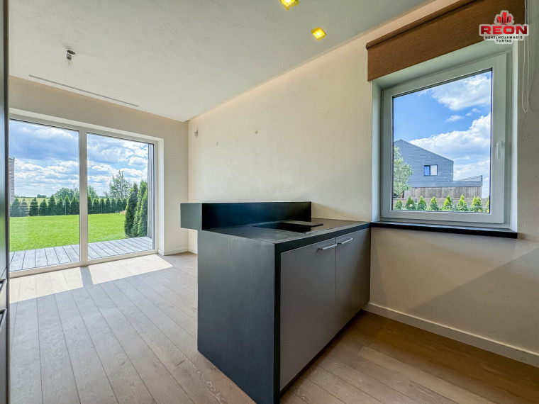 Parduodamas namas Trakų Vokės k., Vilniaus m. sav., 172 m2 ploto, 2 aukštai 6