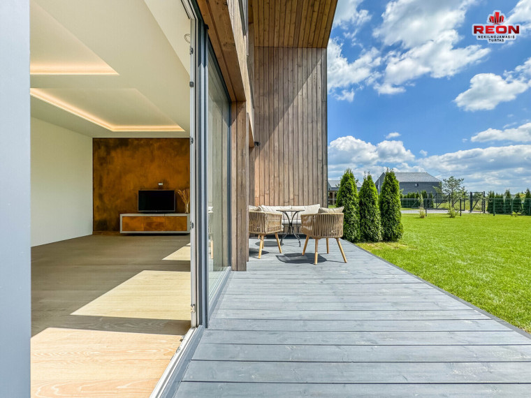 Parduodamas namas Trakų Vokės k., Vilniaus m. sav., 172 m2 ploto, 2 aukštai 24