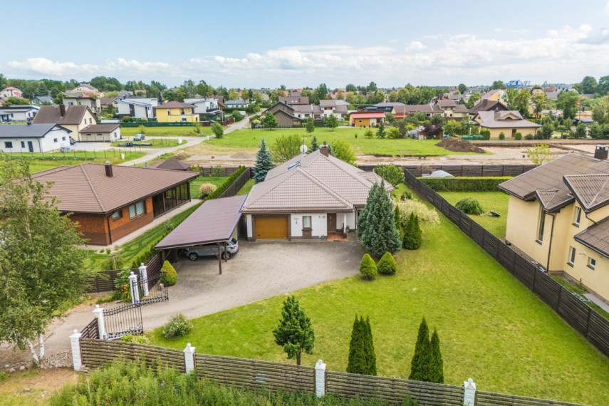 Parduodamas namas Spindulių g., Jakų k., Klaipėdos r. sav., 177.44 m2 ploto, 1 aukštai 42
