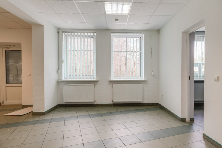 Parduodamos administracinės, gamybinės, kitos paskirties, maitinimo, paslaugų, prekybos patalpos Laisvės g., Mažeikių m., Mažeikių r. sav., 63 m2 ploto 3