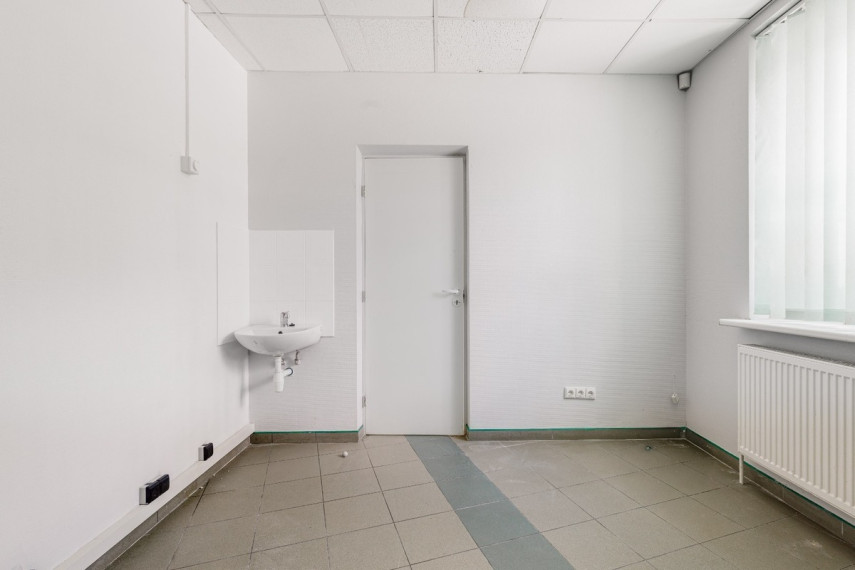 Parduodamos administracinės, gamybinės, kitos paskirties, maitinimo, paslaugų, prekybos patalpos Laisvės g., Mažeikių m., Mažeikių r. sav., 63 m2 ploto 7