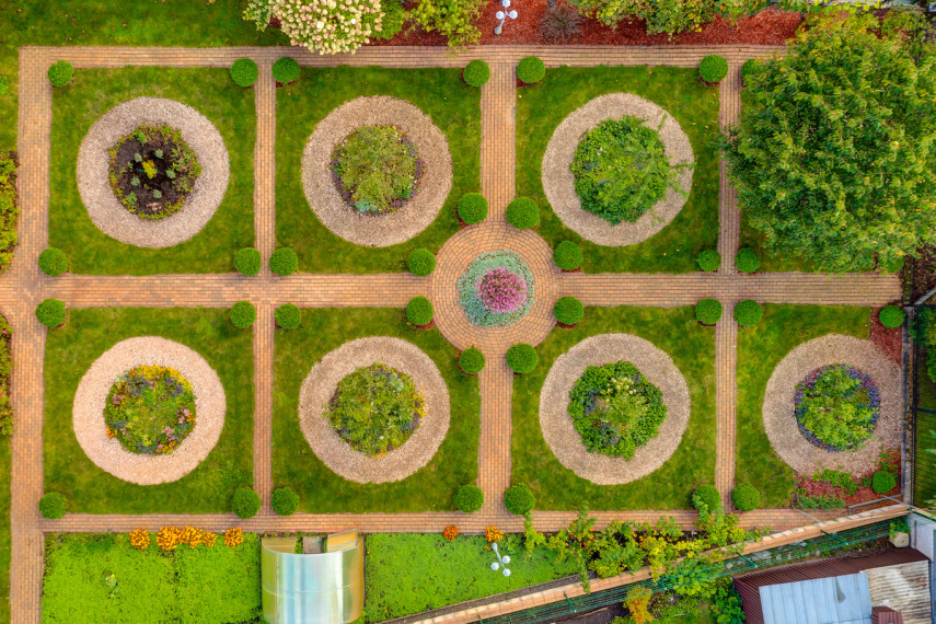 Parduodamas namas Žiemgalių g., Žvėrynas, Vilniaus m., Vilniaus m. sav., 377.82 m2 ploto, 2 aukštai 15