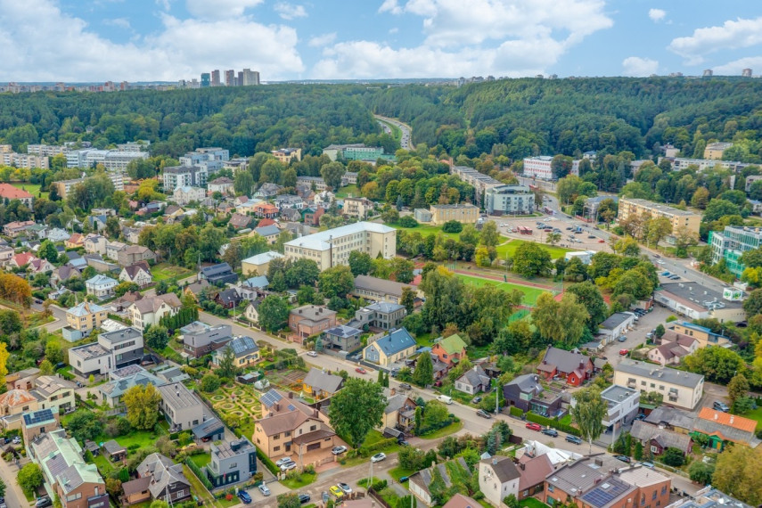 Parduodamas namas Žiemgalių g., Žvėrynas, Vilniaus m., Vilniaus m. sav., 377.82 m2 ploto, 2 aukštai 17