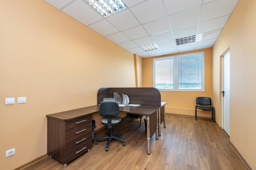 Nuomojamos patalpos Pramonės g., Gabšių k., Raseinių r. sav., 1200.00 m² ploto 27
