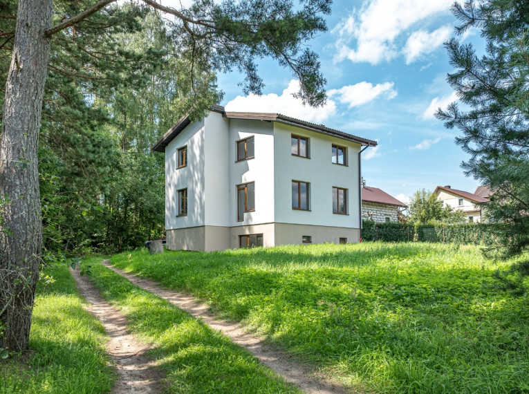 Parduodamas namas Pavasario 1-oji g., Bratoniškių k., Vilniaus r. sav., 193.57 m2 ploto, 2 aukštai 1