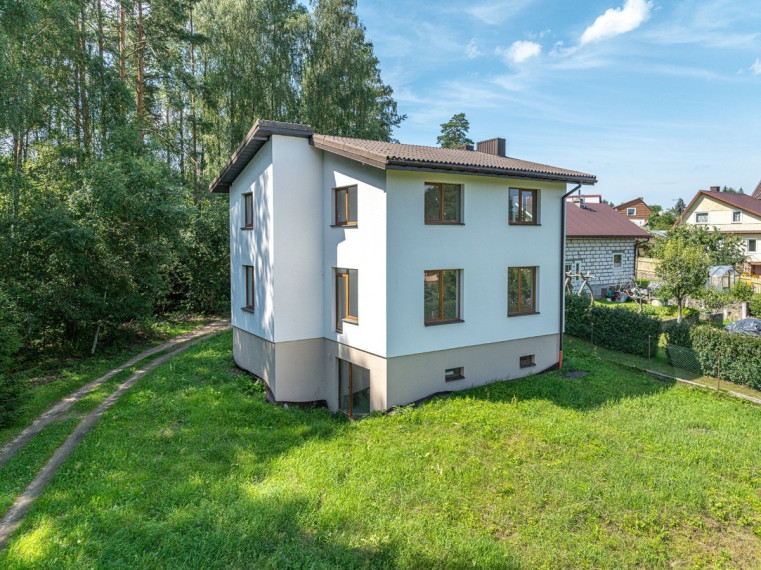 Parduodamas namas Pavasario 1-oji g., Bratoniškių k., Vilniaus r. sav., 193.57 m2 ploto, 2 aukštai 3