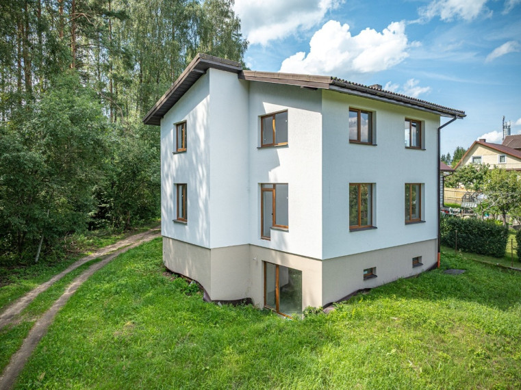 Parduodamas namas Pavasario 1-oji g., Bratoniškių k., Vilniaus r. sav., 193.57 m2 ploto, 2 aukštai 5