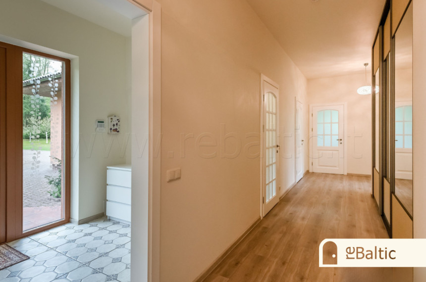 Parduodamas namas Šilo g., Riešės k., Vilniaus r. sav., 241 m2 ploto, 1 aukštai 28
