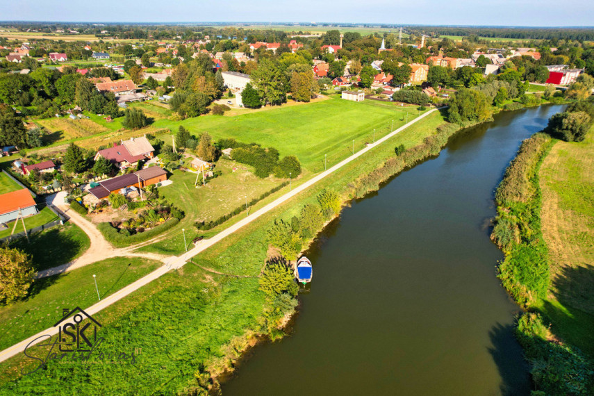 RUSNĖS MIESTELYJE PARDUODAMA NAMO DALIS SU 28.18 ARŲ ŽEMĖS SKLYPU 23