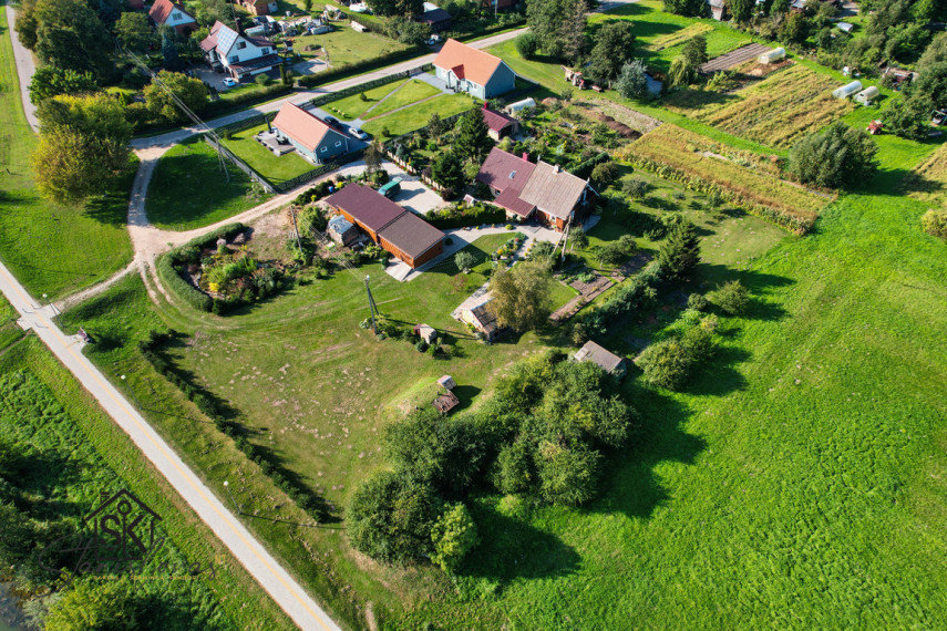 RUSNĖS MIESTELYJE PARDUODAMA NAMO DALIS SU 28.18 ARŲ ŽEMĖS SKLYPU 42