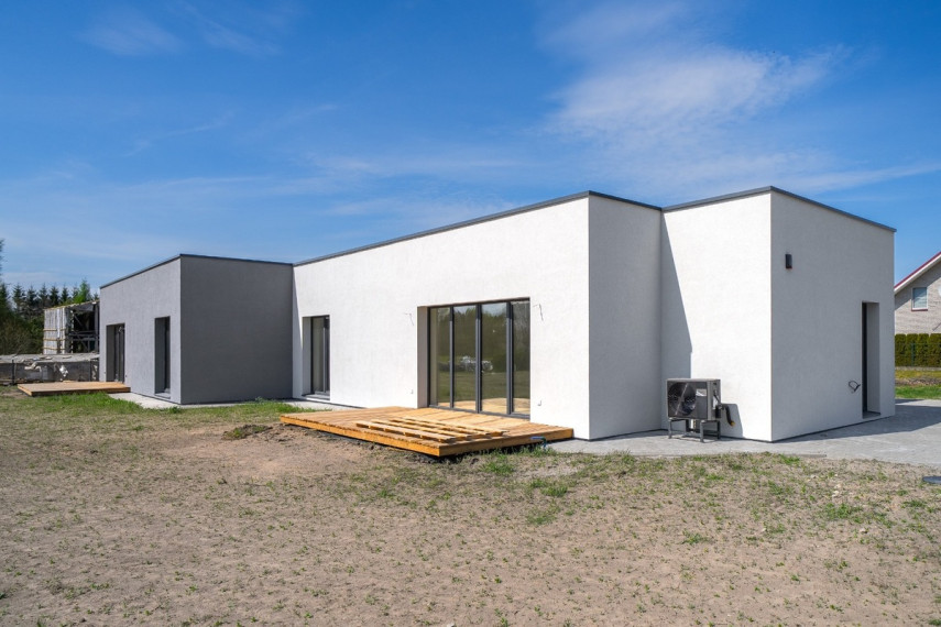 Parduodamas namas Geležinkelio g., Bezdonių k., Vilniaus r. sav., 122 m2 ploto, 1 aukštai 5