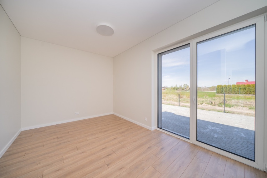 Parduodamas namas Geležinkelio g., Bezdonių k., Vilniaus r. sav., 122 m2 ploto, 1 aukštai 10