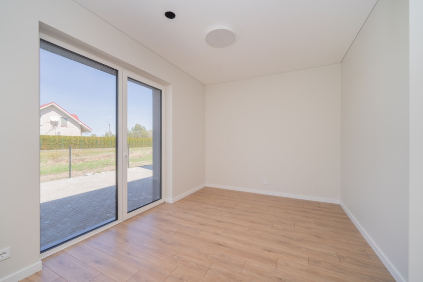 Parduodamas namas Geležinkelio g., Bezdonių k., Vilniaus r. sav., 122 m2 ploto, 1 aukštai 11