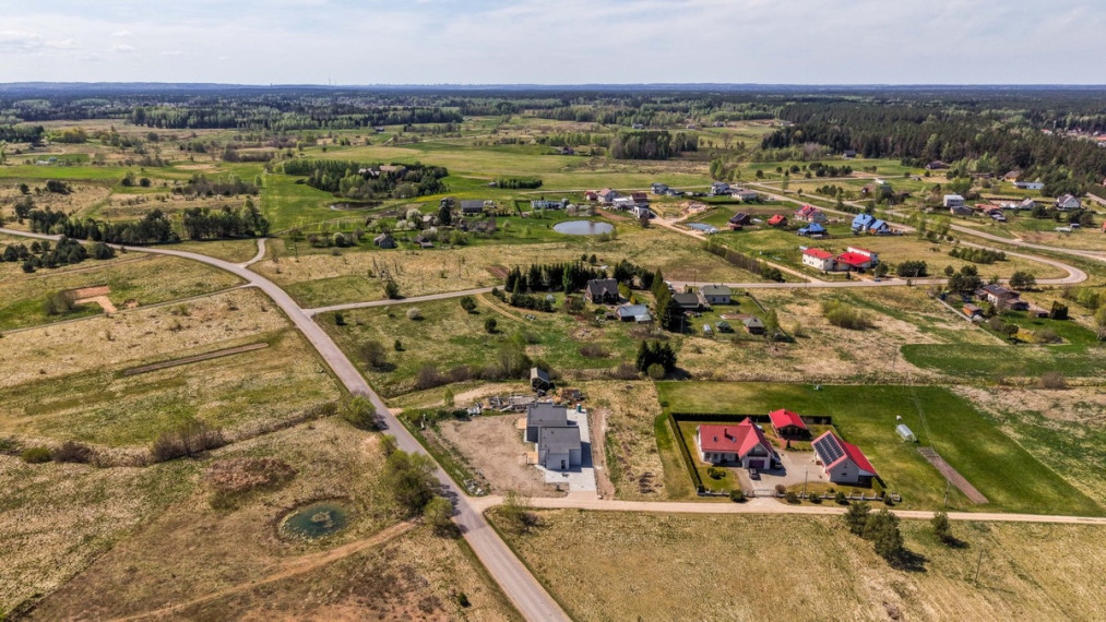 Parduodamas namas Geležinkelio g., Bezdonių k., Vilniaus r. sav., 122 m2 ploto, 1 aukštai 19