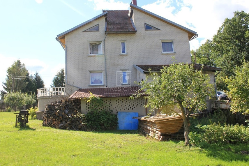 Parduodamas namas Smalininkų m., Jurbarko r. sav., 300 m2 ploto, 2 aukštai 1