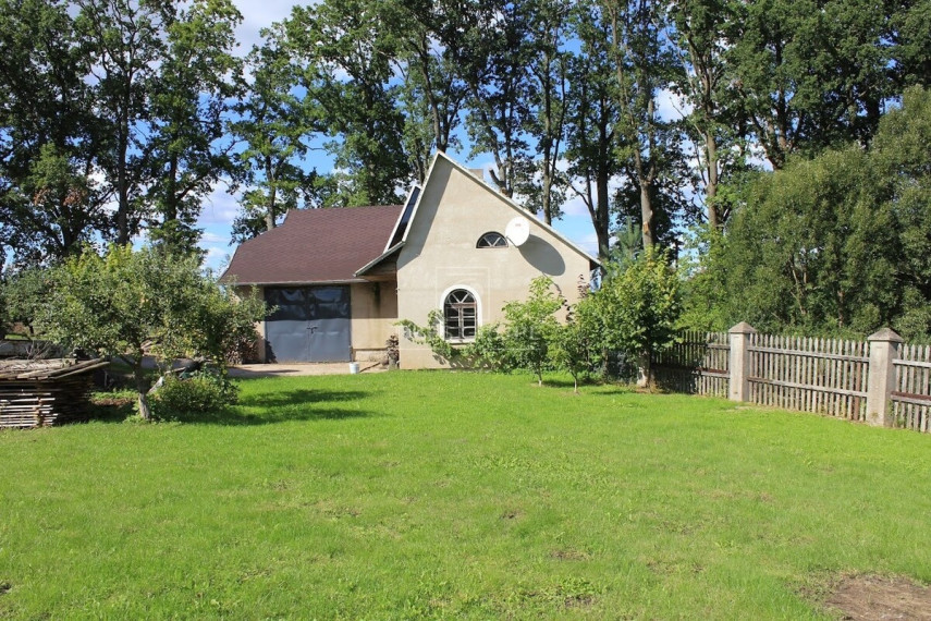 Parduodamas namas Smalininkų m., Jurbarko r. sav., 300 m2 ploto, 2 aukštai 2