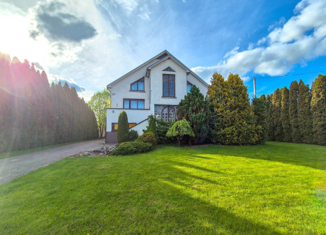 Parduodamas namas Akacijų g., Vinkšnėnų k., Šiaulių r. sav., 236.77 m2 ploto, 2 aukštai