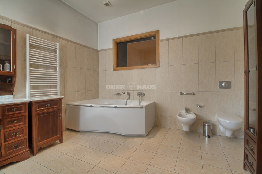 Nuomojamas butas Bernardinų g., Senamiestis, Vilniaus m., Vilniaus m. sav., 205 m2 ploto, 4 kambariai 9
