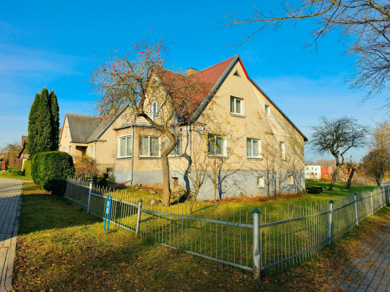 Parduodamas namas Žemaitės g., Zarasų m., Zarasų r. sav., 157.00 m² ploto 6 kambariai 2