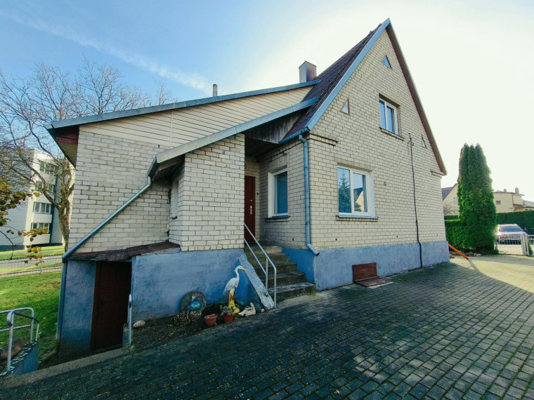 Parduodamas namas Žemaitės g., Zarasų m., Zarasų r. sav., 157.00 m² ploto 6 kambariai 5