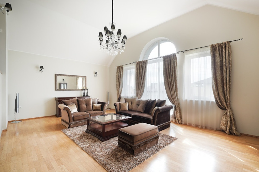 Parduodamas namas Riešutų g., Staniūnų k., Panevėžio r. sav., 642 m2 ploto, 2 aukštai 5