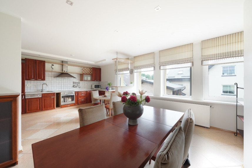 Parduodamas namas Riešutų g., Staniūnų k., Panevėžio r. sav., 642 m2 ploto, 2 aukštai 14