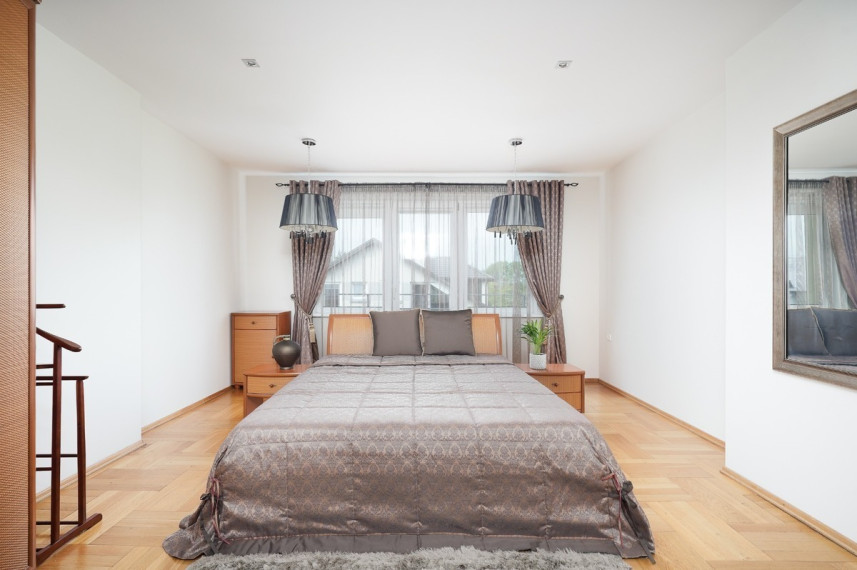 Parduodamas namas Riešutų g., Staniūnų k., Panevėžio r. sav., 642 m2 ploto, 2 aukštai 23