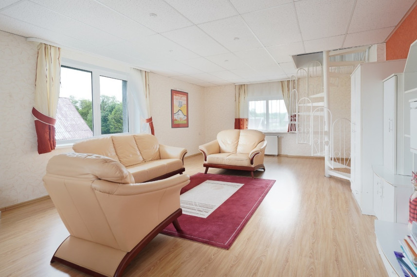 Parduodamas namas Riešutų g., Staniūnų k., Panevėžio r. sav., 642 m2 ploto, 2 aukštai 31