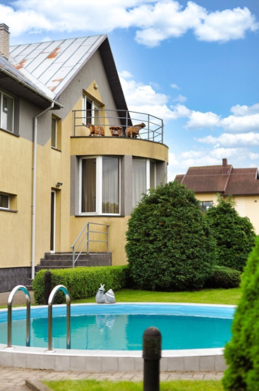 Parduodamas namas Riešutų g., Staniūnų k., Panevėžio r. sav., 642 m2 ploto, 2 aukštai 35