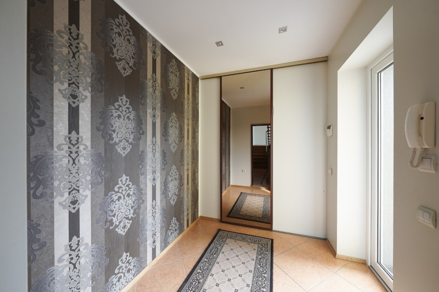 Parduodamas namas Riešutų g., Staniūnų k., Panevėžio r. sav., 642 m2 ploto, 2 aukštai 38