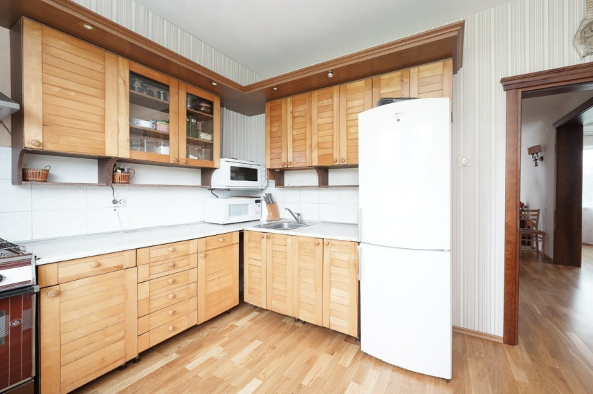 Parduodamas namas Riešutų g., Staniūnų k., Panevėžio r. sav., 642 m2 ploto, 2 aukštai 49