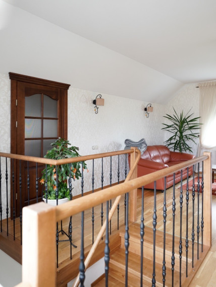 Parduodamas namas Riešutų g., Staniūnų k., Panevėžio r. sav., 642 m2 ploto, 2 aukštai 54