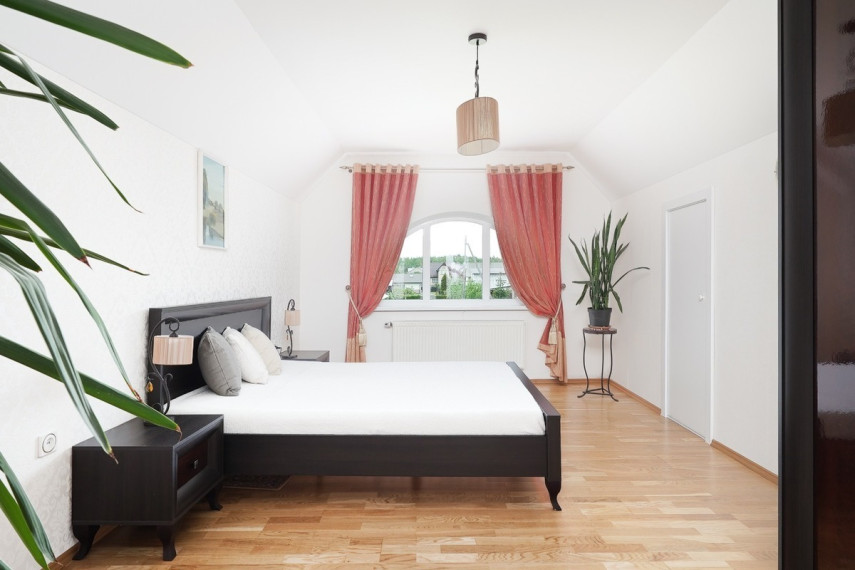 Parduodamas namas Riešutų g., Staniūnų k., Panevėžio r. sav., 642 m2 ploto, 2 aukštai 56