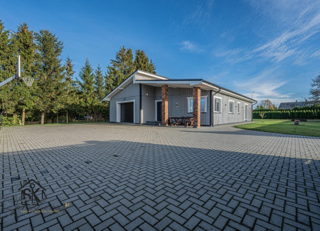 PARDUODAMAS 182.88 KV. M NAMAS SU 17.54 ARO SKLYPU ŽEMAIČIŲ NAUMIESTYJE, KLAIPĖDOS G. 42