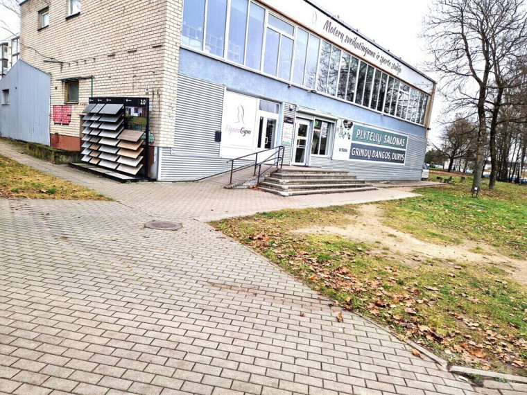 Centrinėje Utenos gatvėje parduodamos geros prekybinės patalpos 3
