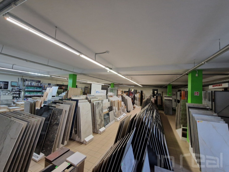 Centrinėje Utenos gatvėje parduodamos geros prekybinės patalpos 6