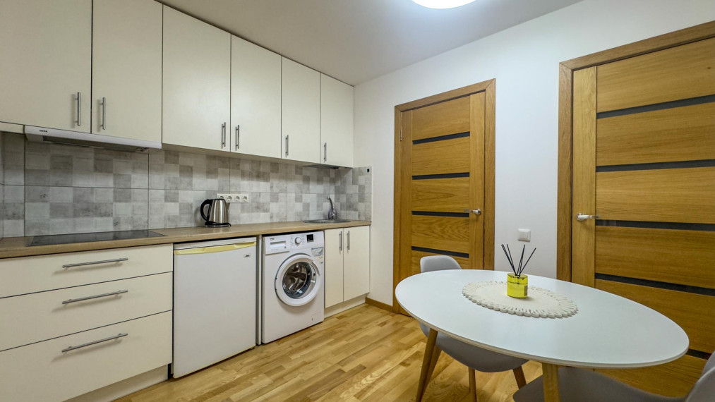 Parduodamas butas Liškiavos g., Druskininkų m., Druskininkų sav., 90.00 m² ploto 4 kambariai 6