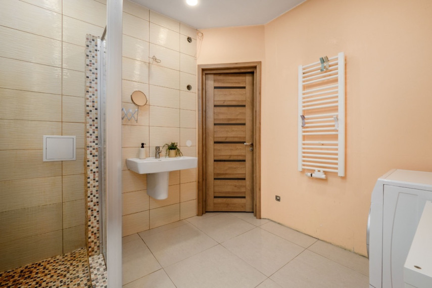 Parduodamas namas Vytauto g., Dukstynos k., Ukmergės r. sav., 216.04 m2 ploto, 2 aukštai 47