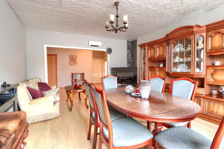 Parduodamas namas Daugeliškių k., Kauno r. sav., 212 m2 ploto, 1 aukštai 2