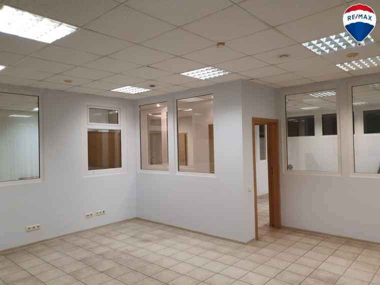 Nuomojamos įvairaus dydžio patalpos Ateities g. 10A, Vilniuje 14