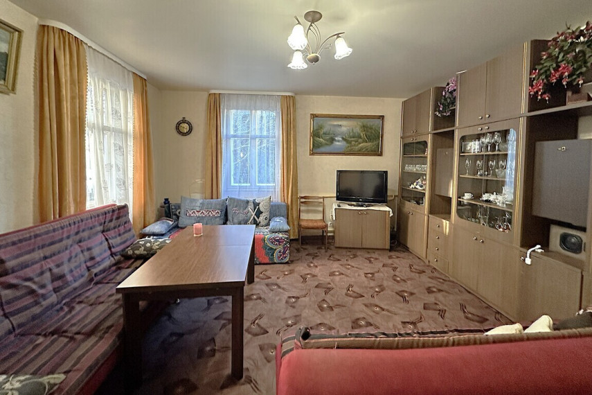 PARDUODAMA VERTIKALIAI DALINTA NAMO DALIS SU ŪKINIU PASTATU IR GARAŽU KREKENAVOS G. 4, PANEVĖŽIO MIESTO CENTRE 8