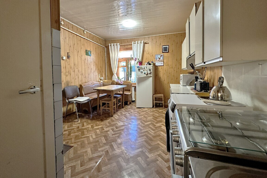 PARDUODAMA VERTIKALIAI DALINTA NAMO DALIS SU ŪKINIU PASTATU IR GARAŽU KREKENAVOS G. 4, PANEVĖŽIO MIESTO CENTRE 17
