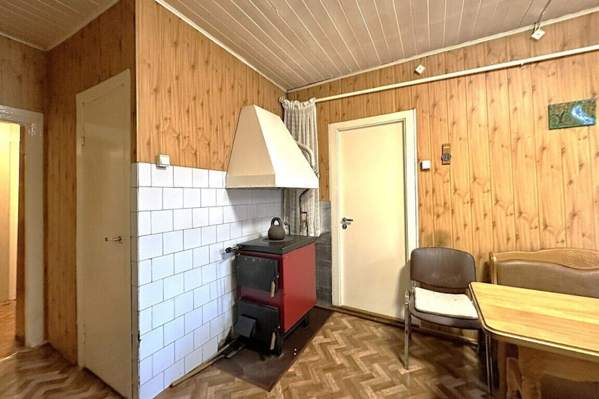 PARDUODAMA VERTIKALIAI DALINTA NAMO DALIS SU ŪKINIU PASTATU IR GARAŽU KREKENAVOS G. 4, PANEVĖŽIO MIESTO CENTRE 21
